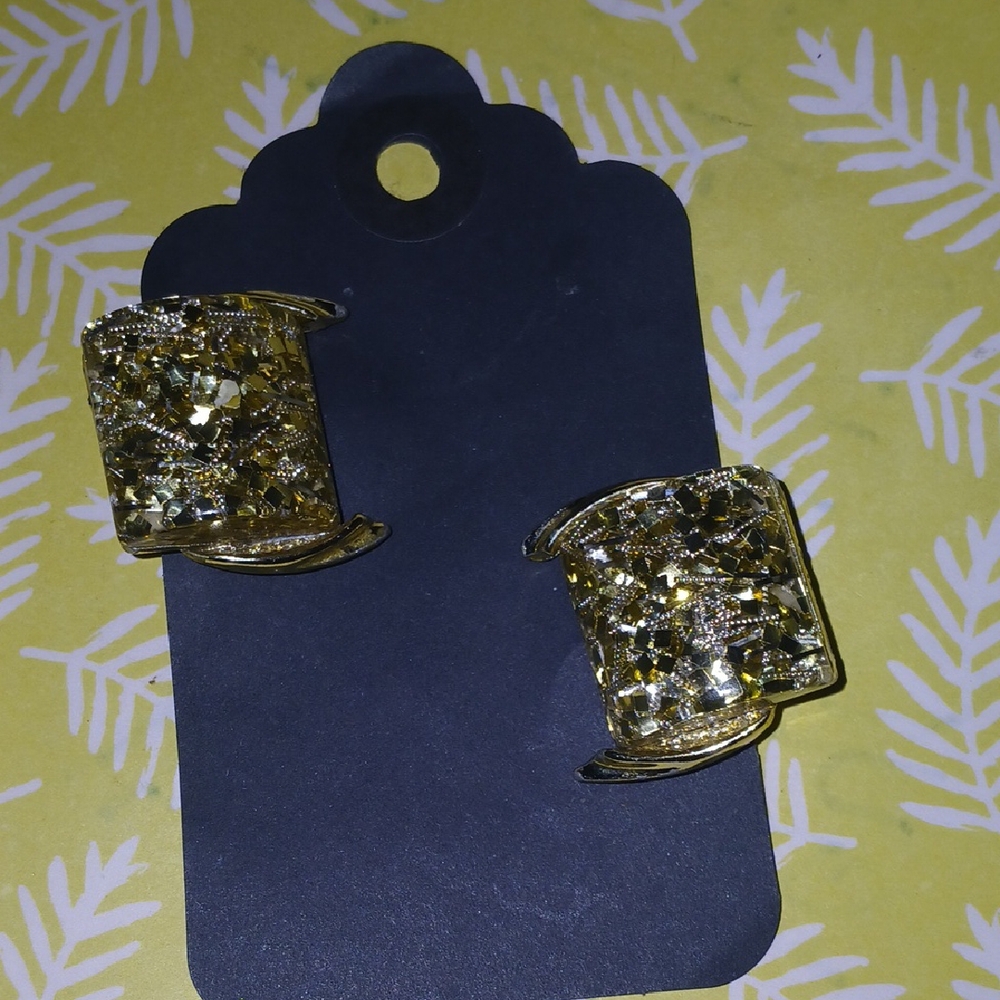Vintage Clip Gold Glitter Earrings